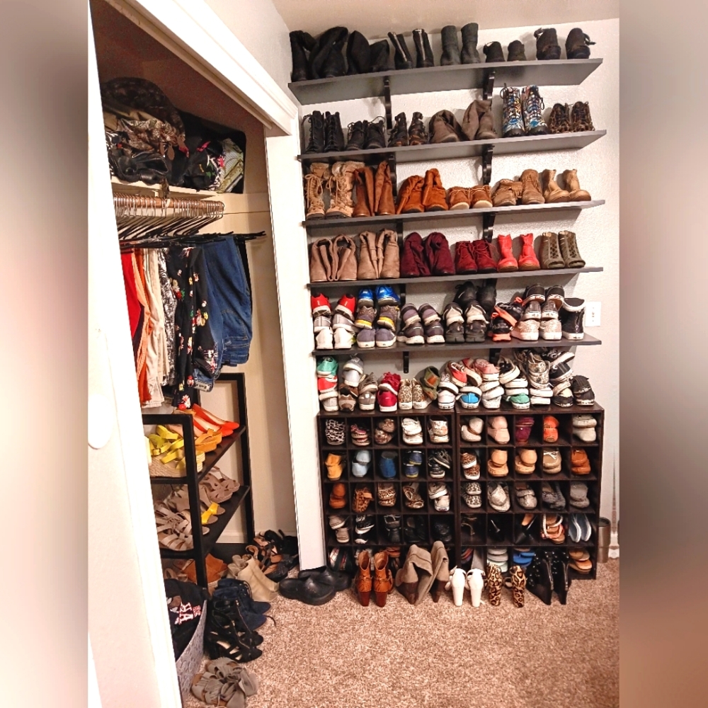 ♥️ DOWNSIZING MY CLOSETS ♥️